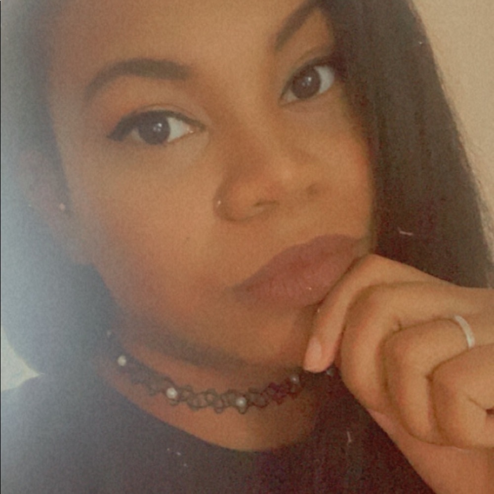 Meet your Posher, Crystal